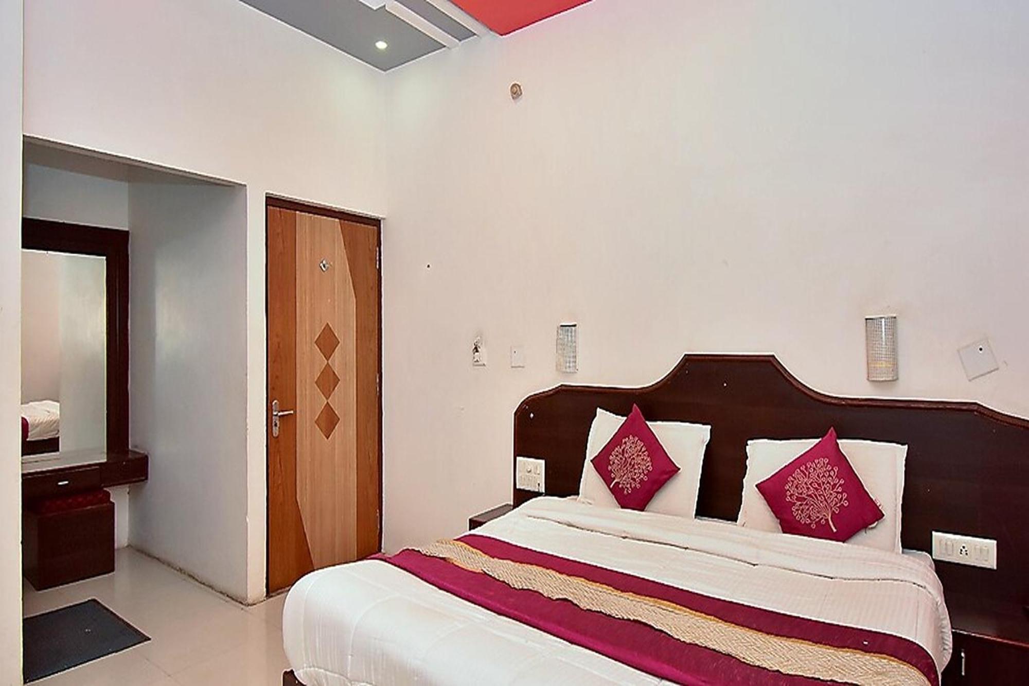 Hotel Deep Palace Near Bus Stand Udaipole Udaipur Esterno foto