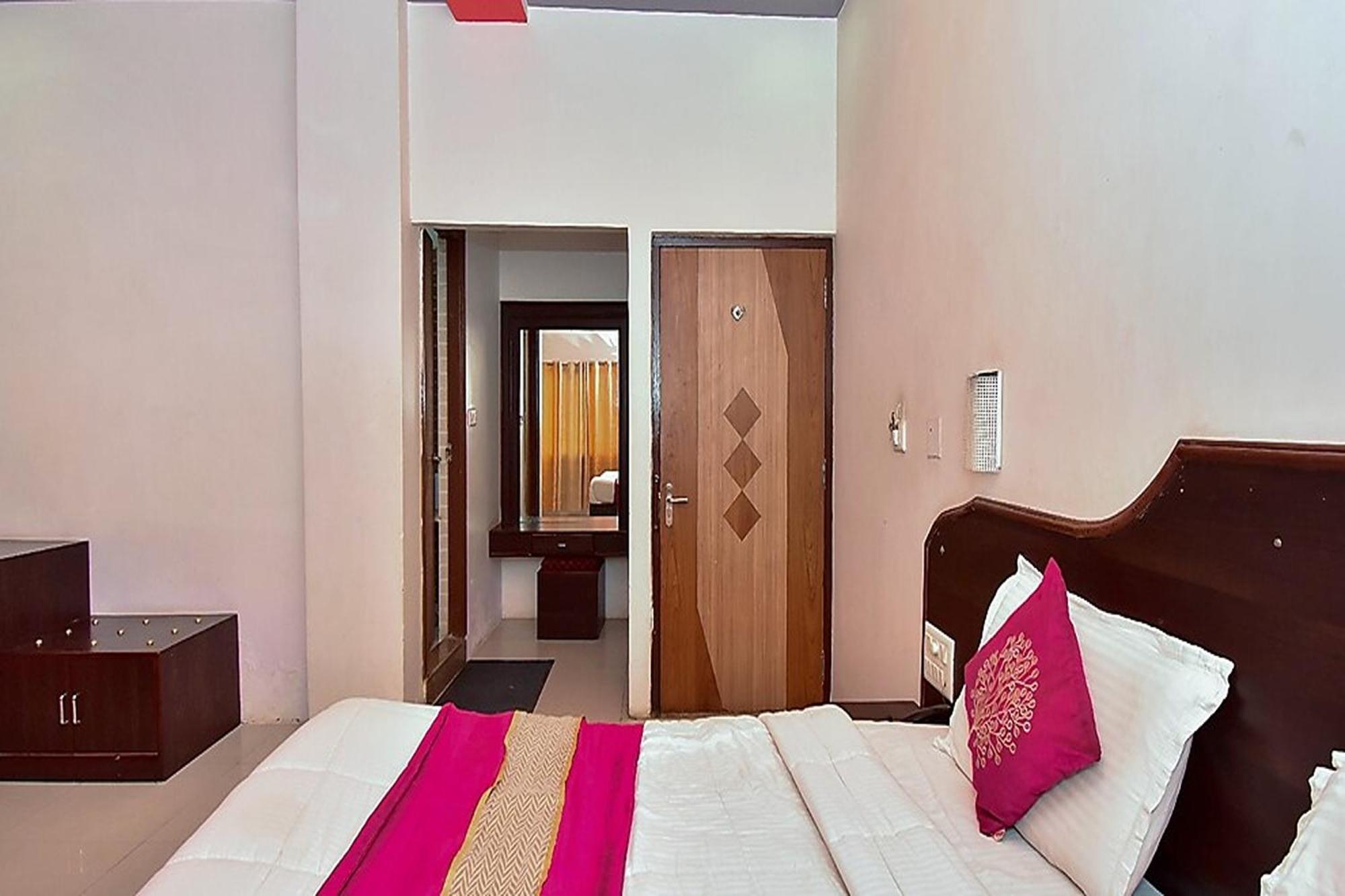 Hotel Deep Palace Near Bus Stand Udaipole Udaipur Esterno foto