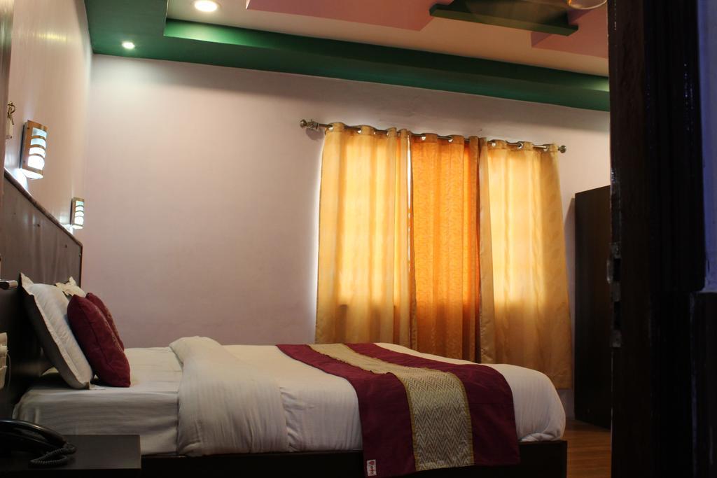 Hotel Deep Palace Near Bus Stand Udaipole Udaipur Esterno foto