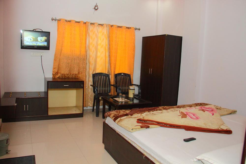 Hotel Deep Palace Near Bus Stand Udaipole Udaipur Esterno foto