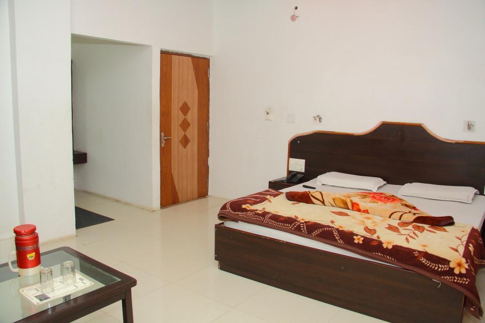 Hotel Deep Palace Near Bus Stand Udaipole Udaipur Esterno foto